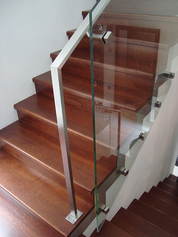 Wspornik poręczy do ściany