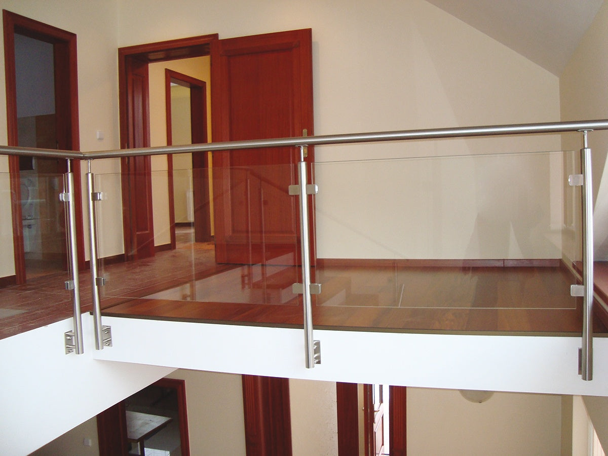 Słupek nierdzewny  -prosto